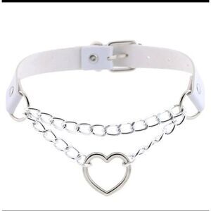 NWOT  White Heart Choker Collar Necklace